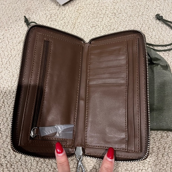 NEW Judith Ripka Stingray Wallet. New with Cards and Dustbag - Picture 5 of 12